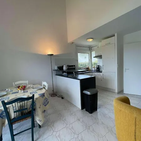 Apartment 4 Pieces Avec Piscine - Proche - - Fr-1-224c-214 *