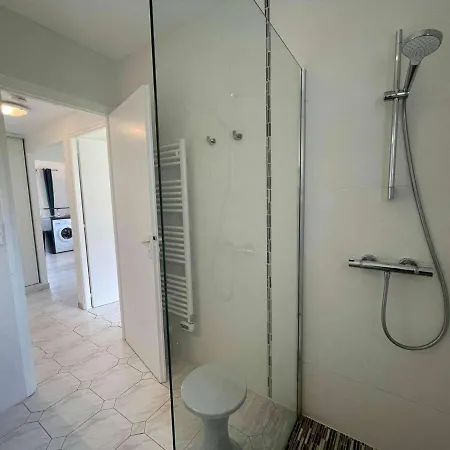 4 Pieces Avec Piscine - Proche - - Fr-1-224c-214 *