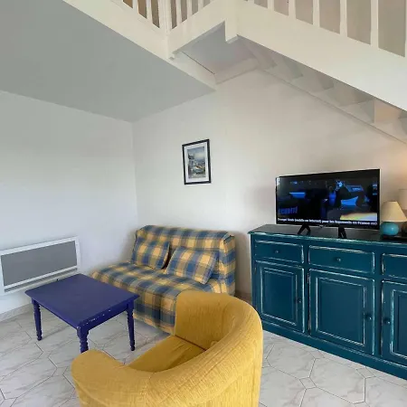 4 Pièces Avec Piscine - Proche - - Fr-1-224c-214 Appartement