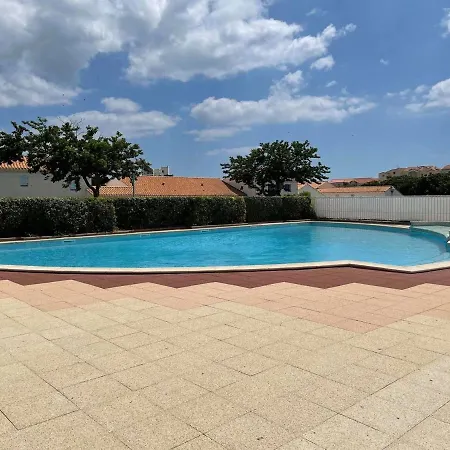 4 Pieces Avec Piscine - Proche - - Fr-1-224c-214