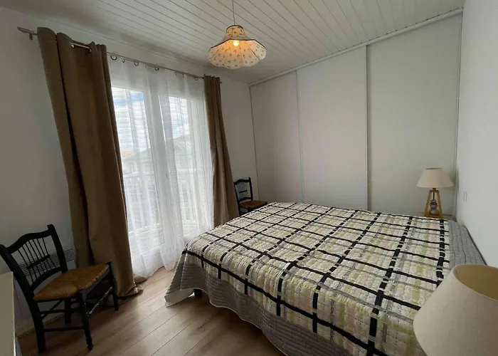 Appartement 4 Pièces Avec Piscine - Proche - - Fr-1-224c-214