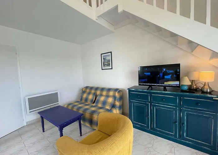 4 Pièces Avec Piscine - Proche - - Fr-1-224c-214 Appartement